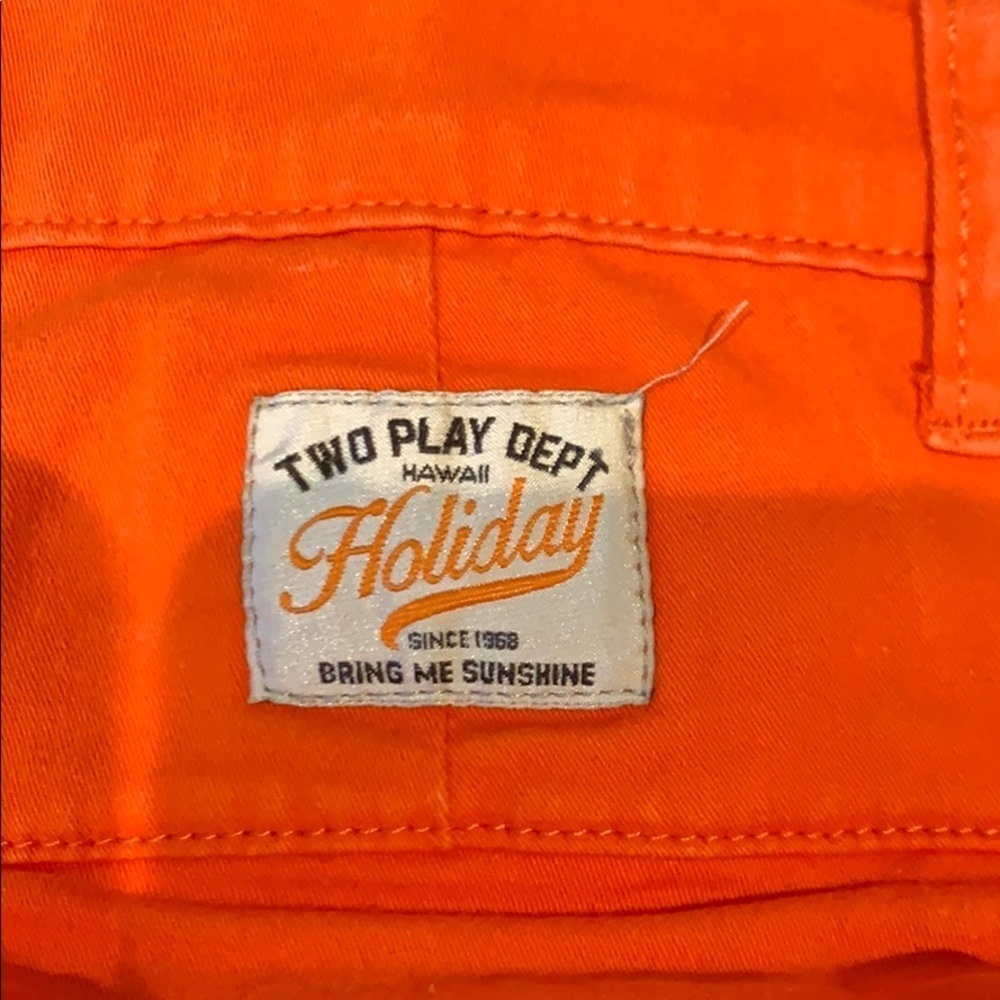 Two play Shorts - Picture 6 of 6